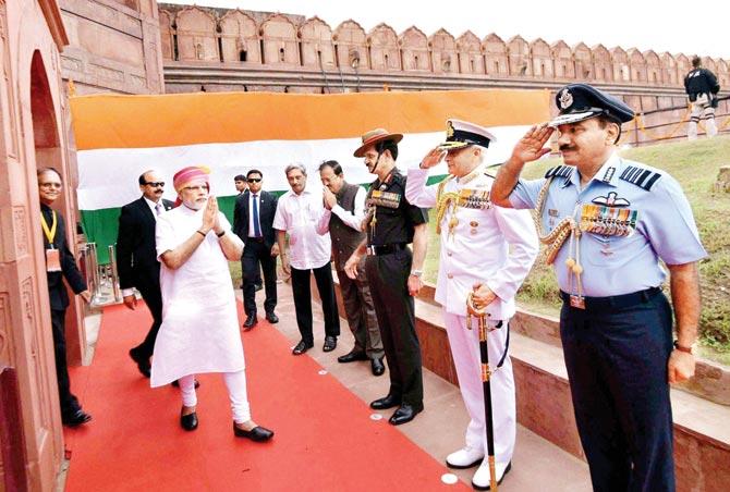 PM Narendra Modi arrives at Red Fort for the Independence Day address in New Delhi yesterday. Pic/PTI