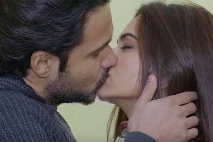'Raaz Reboot': Emraan Hashmi, Kriti Kharbanda lock lips in 'Lo Maan Liya' song