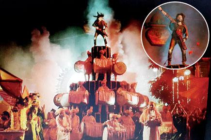 Riteish Deshmukh stands atop 40-ft cluster of dhols for 'Banjo' song
