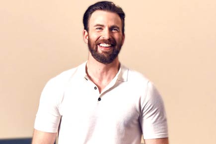 Chris Evans circling lead role in 'Jekyll'