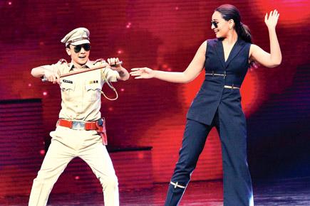 Sonakshi Sinha rocks the pantsuit while promoting 'Akira' on a show