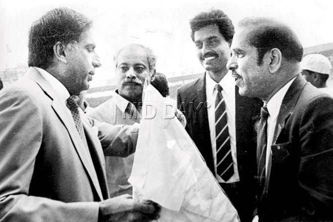 Prakash Palekar with Ratan Tata (extreme left), Dilip Vengsarkar and then Mumbai Cricket Association president Manohar Joshi (extreme right) during Vengsarkar’s benefit match at Wankhede Stadium on October 20, 1994. Pic/mid-day archives