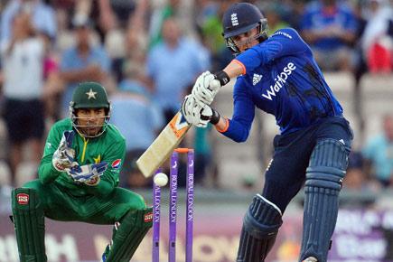 Dizzy Jason Roy sets up England win over Pakistan