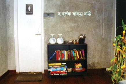 Have you seen the Whichever sign at this Kandivali cafe?