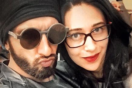 Check out Ranveer Singh's selfie pout with Karishma Kapoor