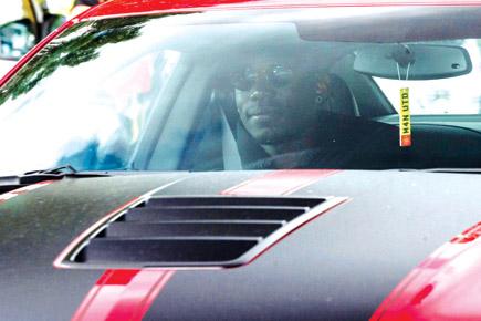 Paul Pogba arrives at Manchester United training ground for medical