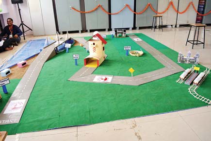 Dahanu villagers learn to make robot cars