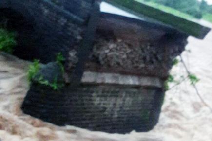 Mumbai-Goa highway bridge collapses, 2 buses with 22 people missing