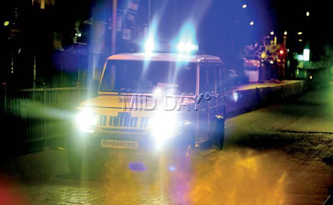 Around 200 police vehicles have been fitted with the powerful lights. Pics/Shadab Khan