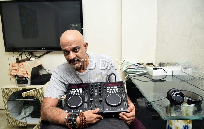 Roshan Mansukhani who rehabilitates drug induced children via musical therapy at his home in Oshiwara, Mumbai. Pic/ Shadab Khan