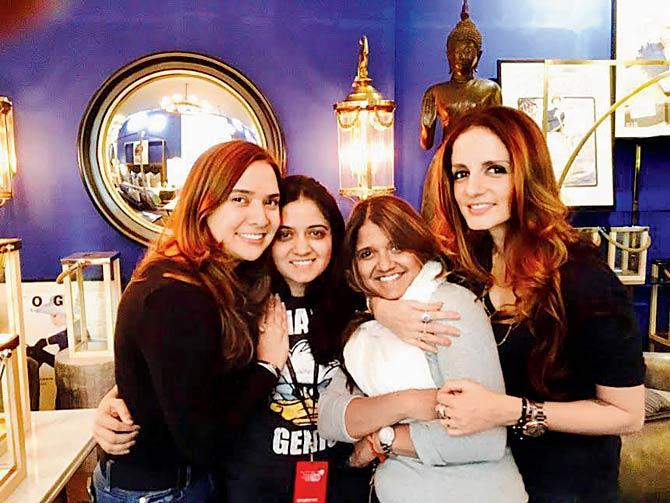 Sussanne Khan with colleagues