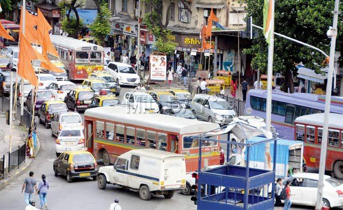 Traffic snarls outside  Sena Bhavan, Dadar