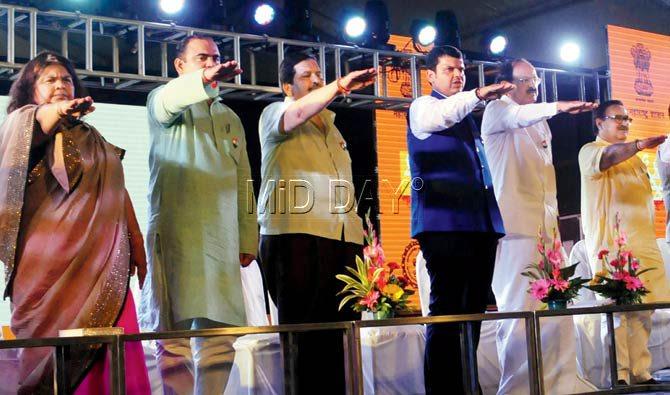 Union Minister Venkaiah Naidu and CM Devendra Fadnavis along with other BJP leaders at the launch of 