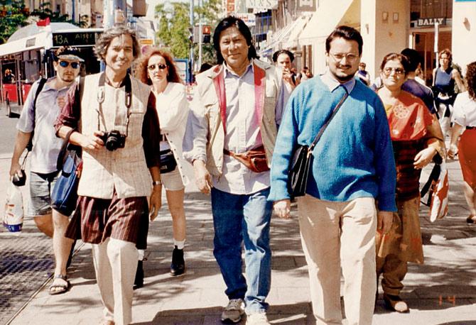 Jogen Chowdhury, Laxman Shreshtha and Ranjit Hoskote in Vienna, Austria | 1998. PIC/Laxman Shreshtha