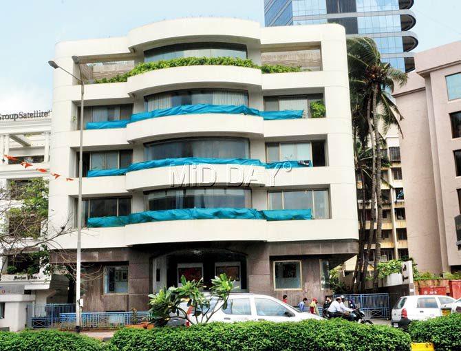 The 4,000 sq ft flat belonging to Pujit Aggarwal in this Worli building will be auctioned next month. Pic/Datta Kumbhar