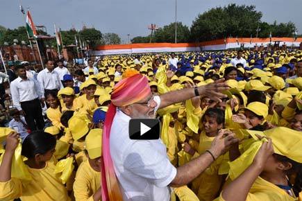Watch Video: Narendra Modi meets kids after his Independence Day speech