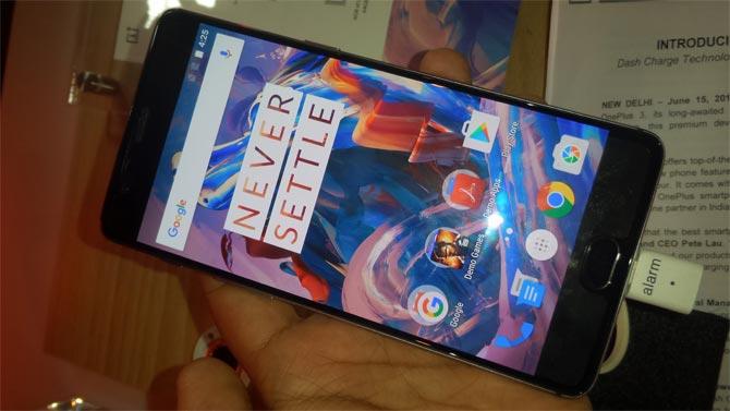 OnePlus 3T goes on sale in India via Amazon for Rs 29,999 and Rs 34,999
