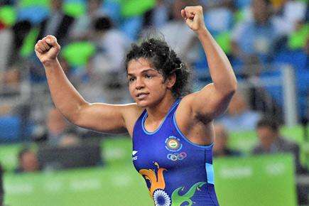 Twitterati hail Sakshi Malik for being first Indian medallist at Rio 2016