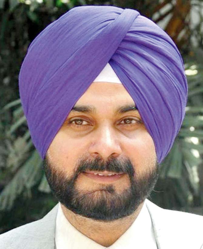 Navjot Singh Sidhu becomes cabinet minister in Punjab