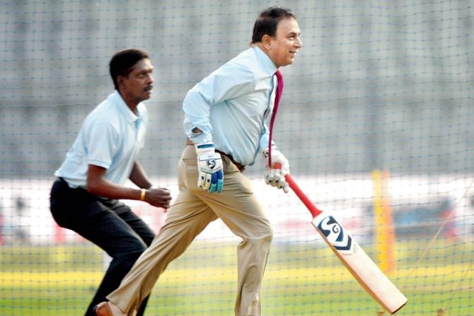 Old tricks at Wankhede! Sunil Gavaskar plays around with Laxman Sivaramakrishnan