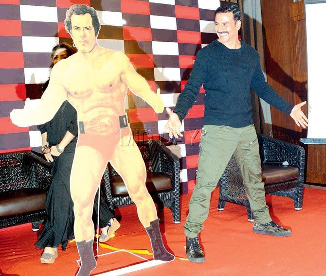 Akshay Kumar during the book launch of Deedara aka Dara Singh at a city hotel on Saturday. Pic/Satej Shinde