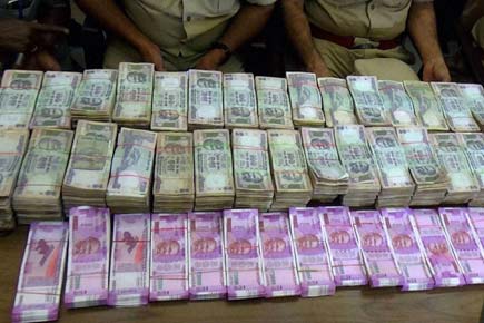Rs 19.67 lakh cash seized from businessman's house in Vadodara