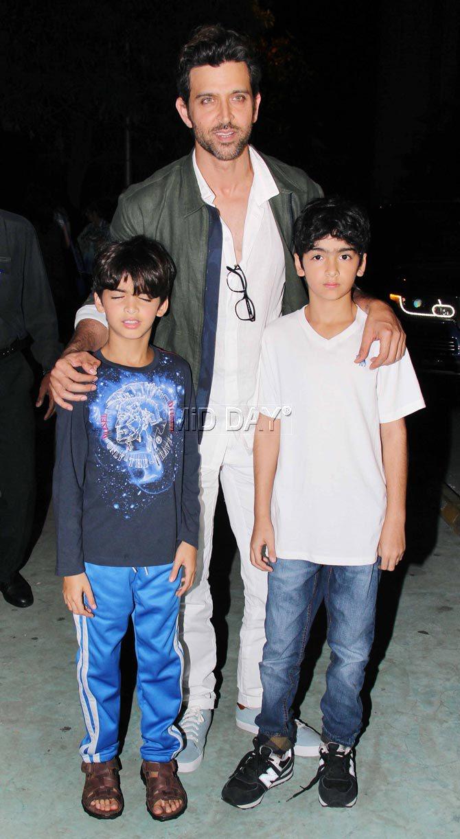 Hrithik Roshan with sons Hrehaan and Hridhaan