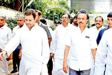 Karunanidhi to remain in hospital for now, Rahul, AIADMK call on ailing DMK chief