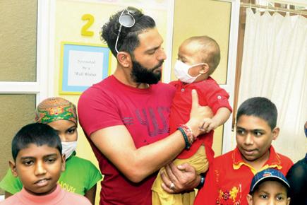 Yuvraj Singh spends time with cancer-afflicted kids