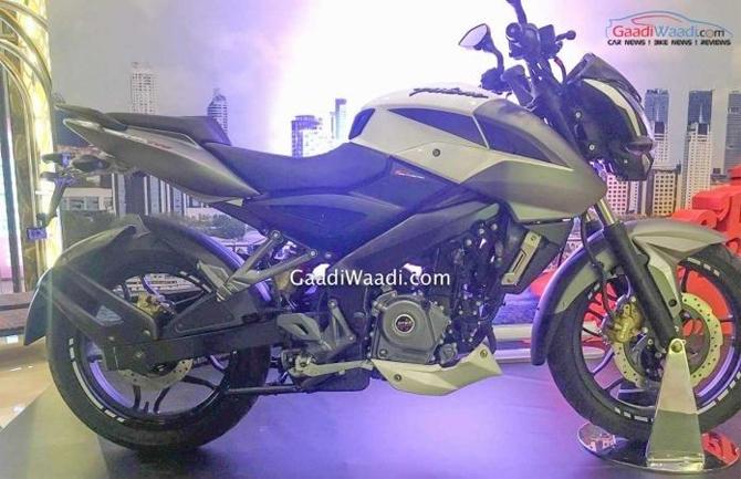 Pulsar best sale ns160 cover