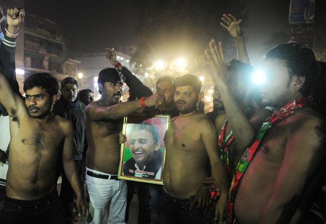 Akhilesh Yadav supporters take part in a protest after he  was expelled from Samajwadi Party in Allahabad. Pic/ AFP