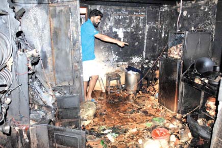 Mumbai Crime: Thieves rob Lalbaug flat, then set fire to the place