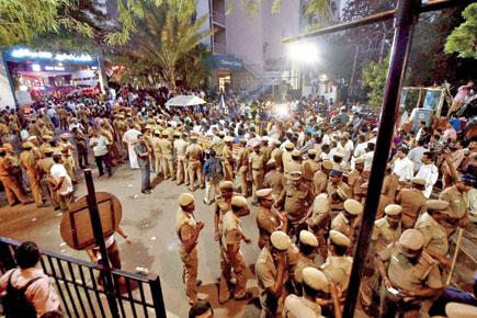 Jayalalithaa passes away: Chennai shuts down, prepares for worst