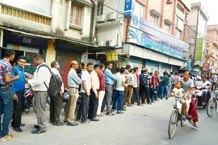 Day 36 of demonetisation: Banks, ATMs still crowded 