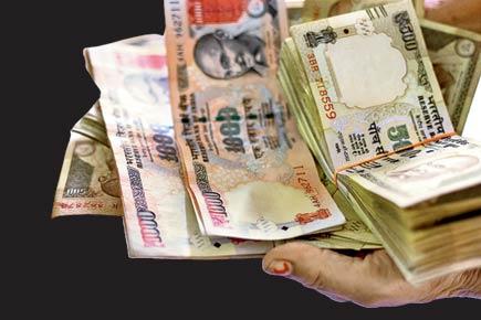 Three caught with Rs 65 lakh in old notes in Kurla