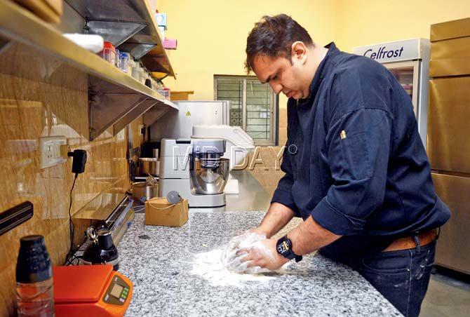 Chef Amit Mehta at work in his kitchen in Powai. Pic/Datta Kumbhar