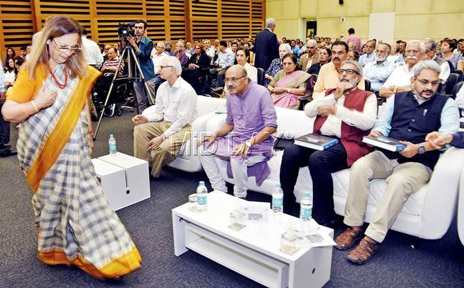 (Standing) Dr Pheroza Godrej; (seated, left to right) Jamshyd Godrej, journalists Shekhar Gupta and Sidharth Bhatia, and Chirodeep Chaudhuri (whose photographs are part of the book) at the release. Pic/Sameer Markande
