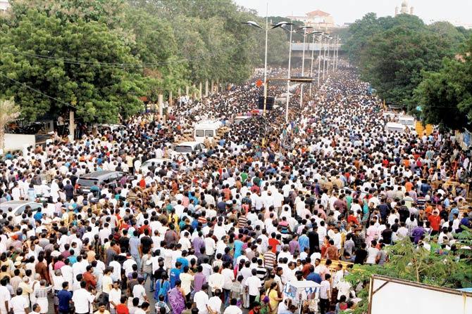 Supporters at the funeral procession of Tamil Nadu’s former Chief Minister J Jayalalithaa