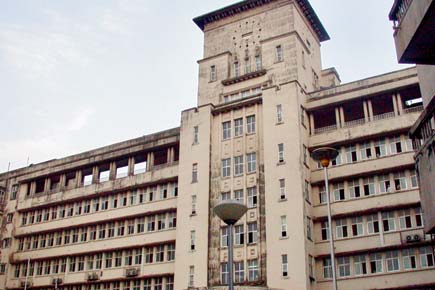 Top South Mumbai medical college loses two key departments