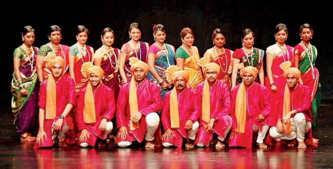 Seven women and 11 male members of the Vacoas-based group will present a Jhakri performance tonight