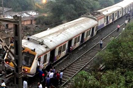 Kurla-Ambernath local train derails in Thane; no injuries reported