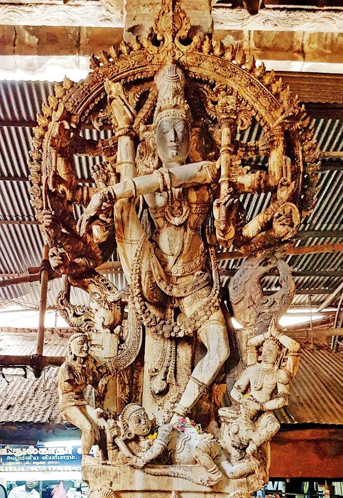 Shiva strikes the ‘oortha thandavam’ dance pose, with upraised leg, at the Madurai Meenakshi temple. Pic/Sarayu Kamat