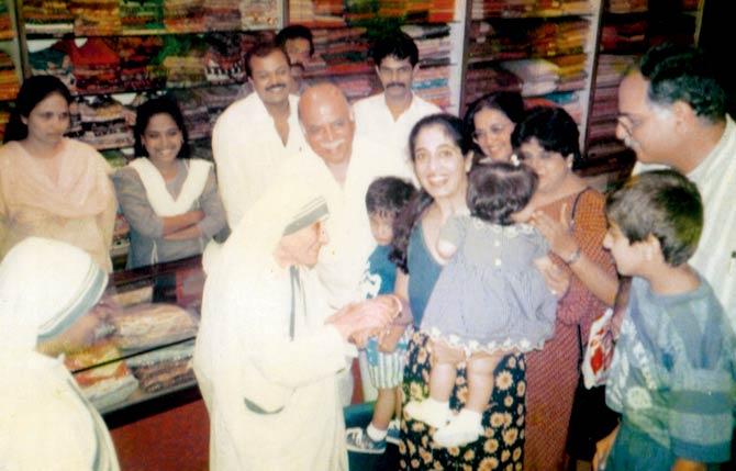 Mother Teresa on her visit to Kaysons in 1995