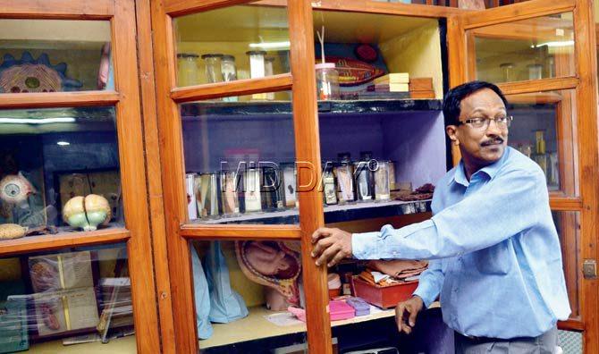 Narayan Subramaniam, from North Bombay Welfare Society School at Ghatkopar (West), at the science laboratory at school