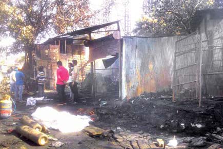 Pune: 'Munnabhai' and Co set shoe store on fire over 'free' slippers