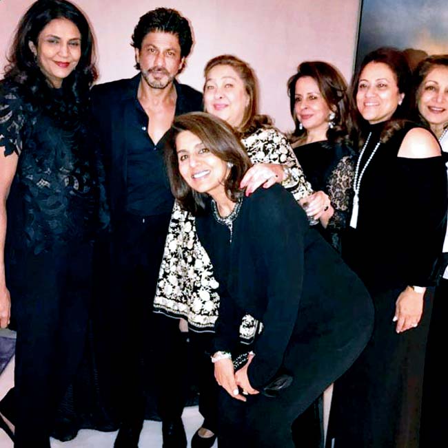 SRK, Rima Jain, Neetu Kapoor and friends