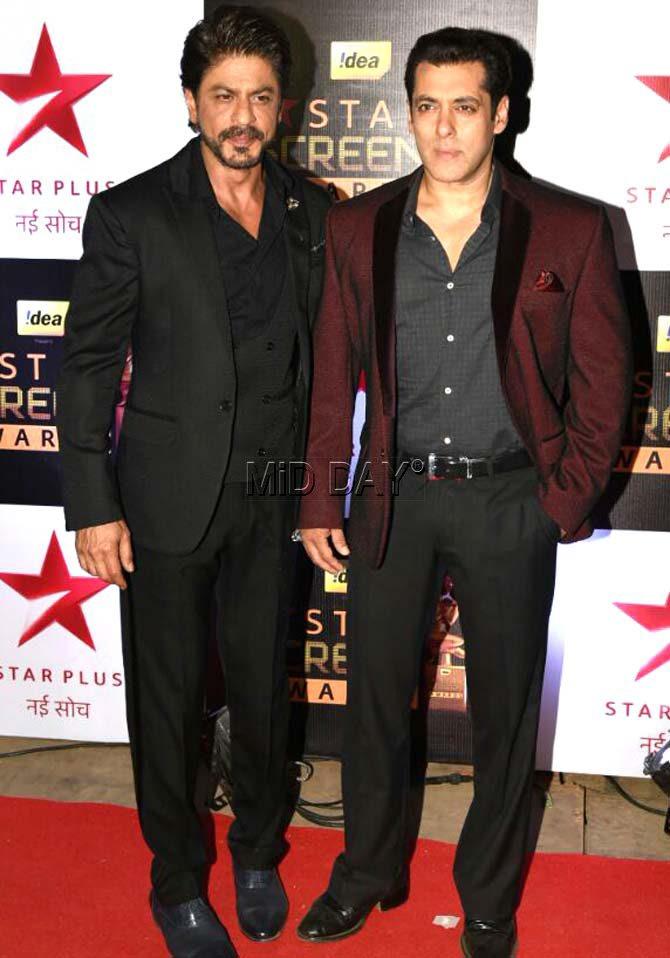 Shah Rukh Khan and Salman Khan at Star Screen Awards 2016. Pic/Yogen Shah