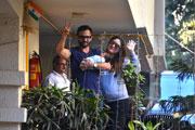 Kareena Kapoor Khan returns home with her newborn Taimur Ali Khan Pataudi