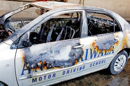 Mumbai: CNG leak burns down driving school car