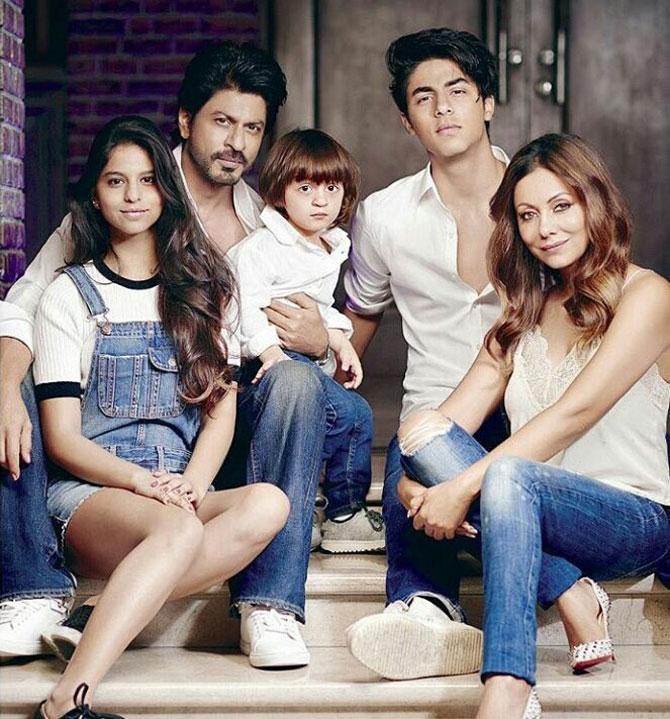 A family potrait of Shah Rukh Khan with wife Gauri Khan and children Aryan, Suhana and AbRam. Picture courtesy Twitter